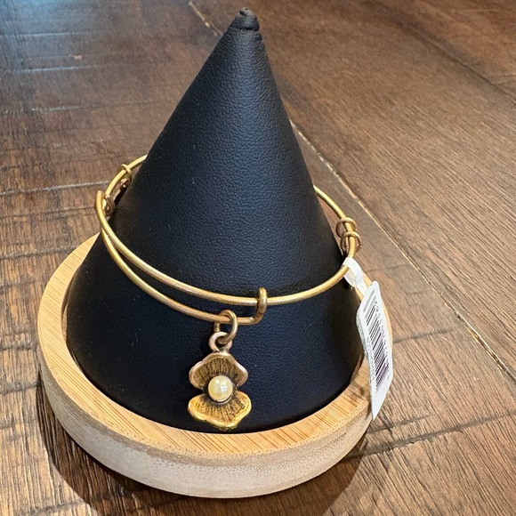 Alex and Ani Oyster with Pearl EWB Russian Gold Bracelet - Picture 2 of 4